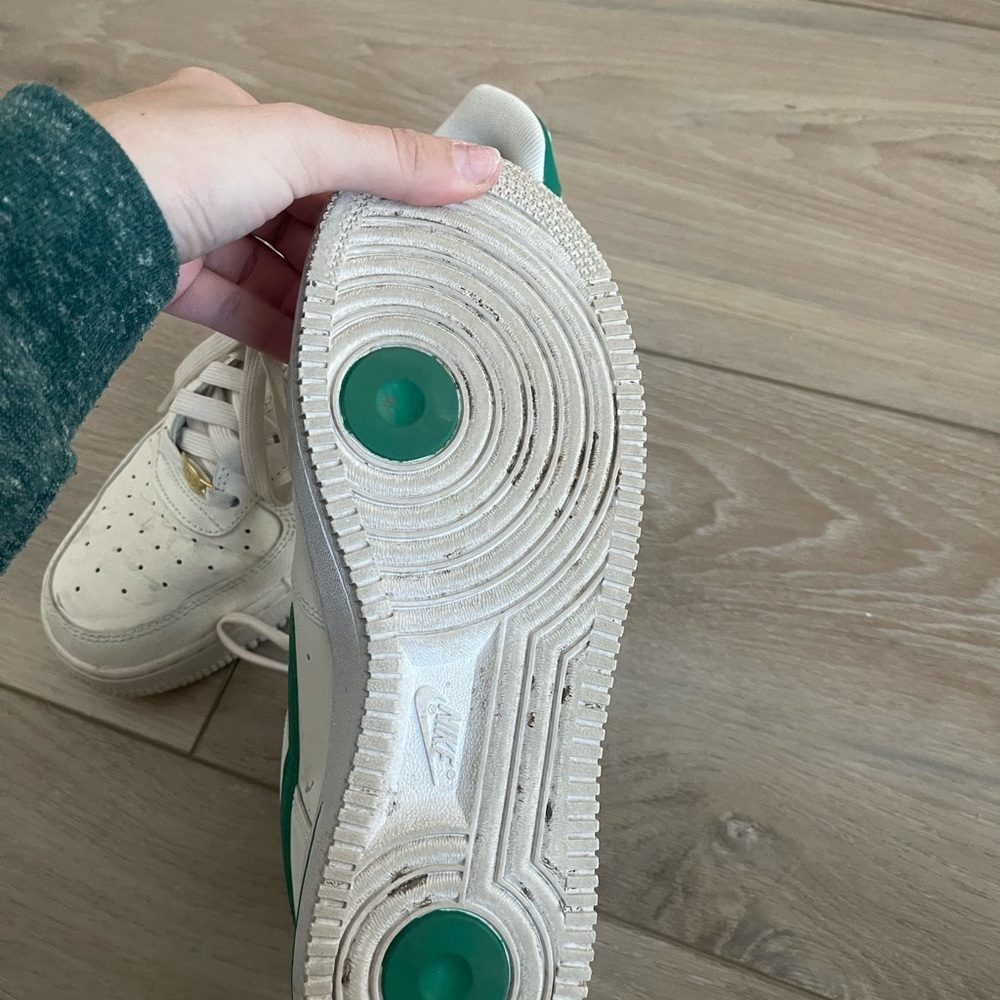 Nike Air Force 1 ‘07s White Sneakers with Green 40th Anniversary - Picture 3 of 8